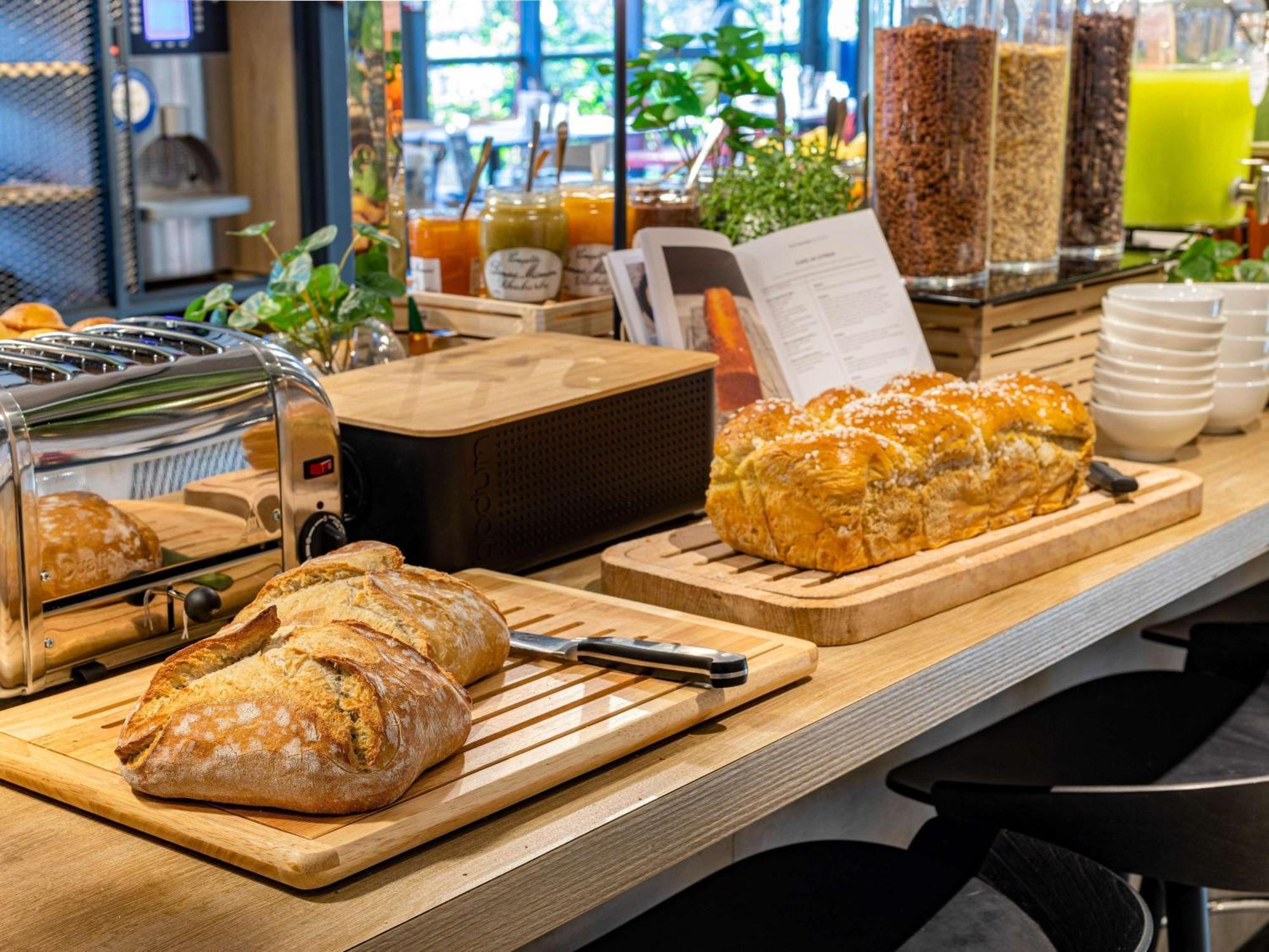 Ibis Bethune Centre Gare Экстерьер фото